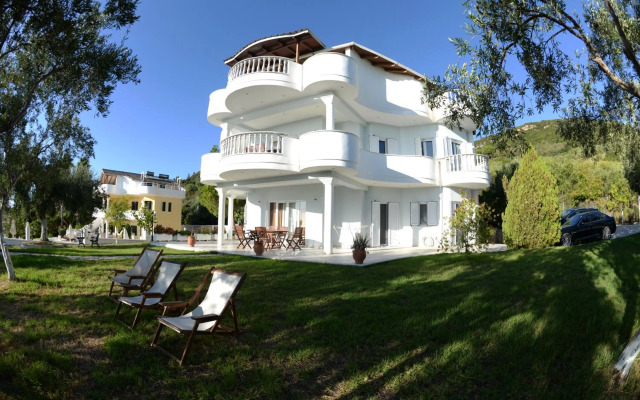 Villa Alex