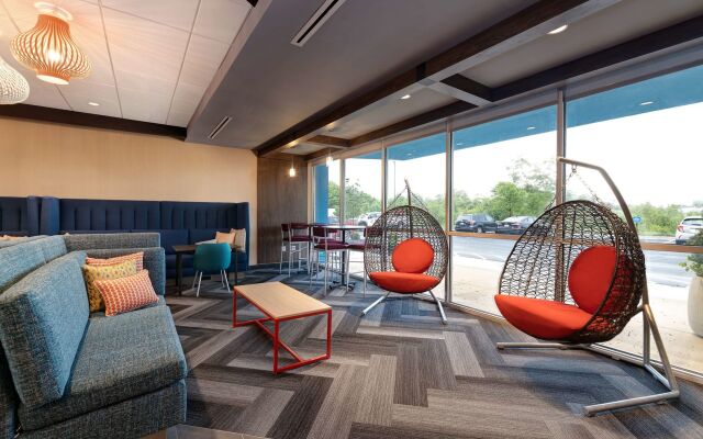 Tru by Hilton Grantville, PA