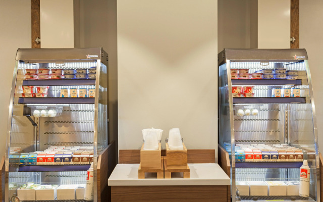 Holiday Inn Express & Suites Panama City Beach - Beachfront by IHG