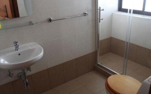 Green Grove Guest House