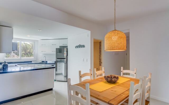 Moderno apartamento frente al mar y piscina - Azure Towers