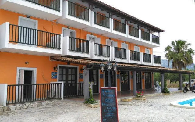 Apple Hotel