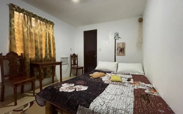 OYO 796 Southpoint Hostel And Restobar