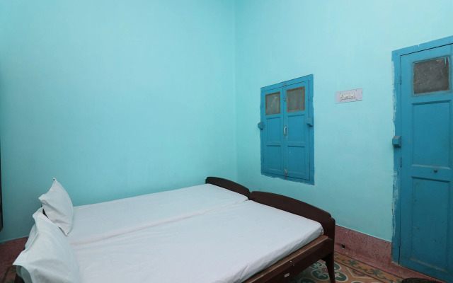 SPOT ON 44329 Sri Krishna Inn Lodging & Boarding