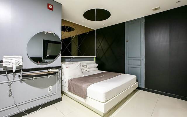 No 5 Noman Motel
