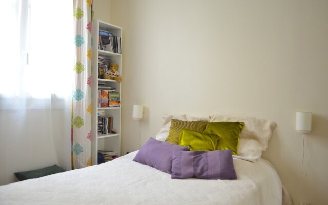 Bright Montmartre 1 Bedroom Flat