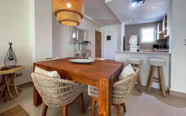 Beautiful Condo Just Steps Away From the Beach