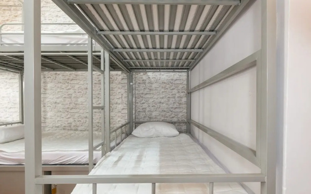 Minh Phuong-Hostel by OYO Rooms