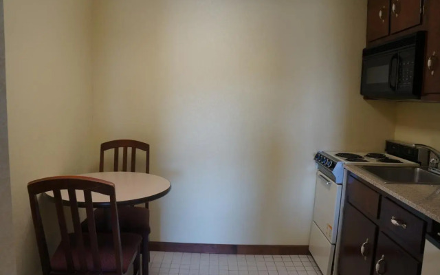 GuestHouse Inn Clarksville