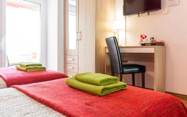 Top Center Apartment