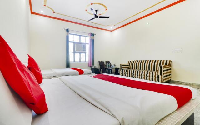 OYO 72863 New Satkar Hotel