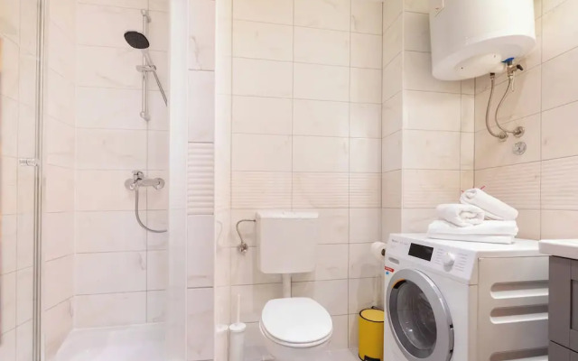 Bis Studio Apartment 4