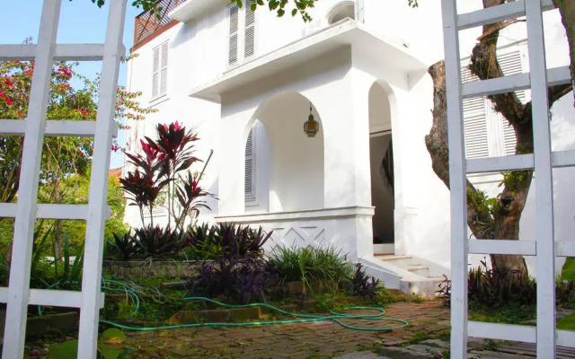 Hennessy House