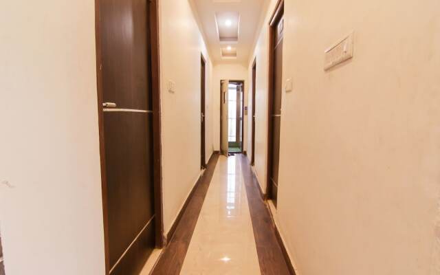OYO 9907 Hotel Sanskar Palace