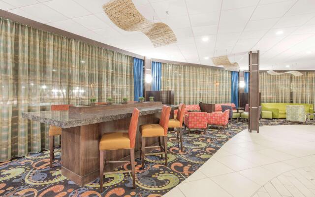 Ramada Plaza by Wyndham Fayetteville Fort Bragg Area
