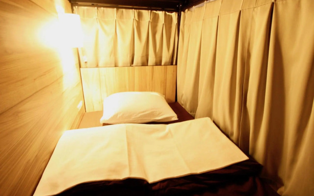 Namba Guesthouse HIVE - Hostel