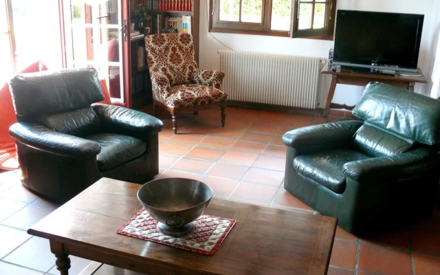 House With 6 Bedrooms in Saint-jean-de-luz, With Wonderful Mountain Vi