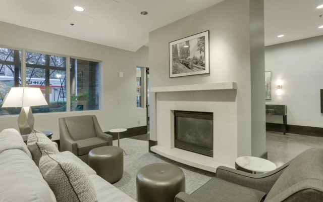Fully furnished 1BR Apartment - Downtown Location