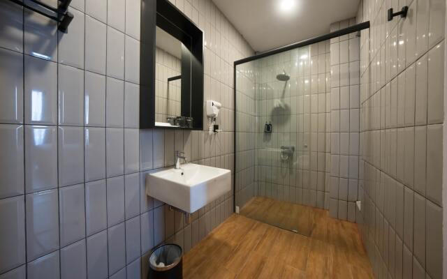 Ando Hotel Batam
