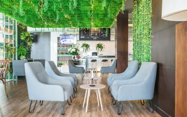 The Lavish Residence by Favstay