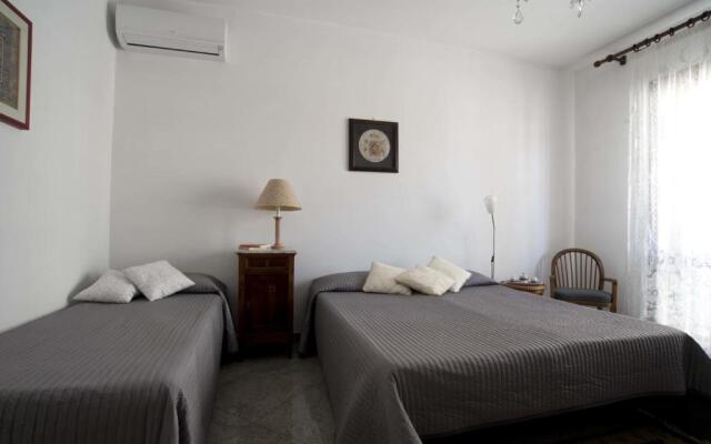 Relais Chiesa Madre Rooms and Apartments
