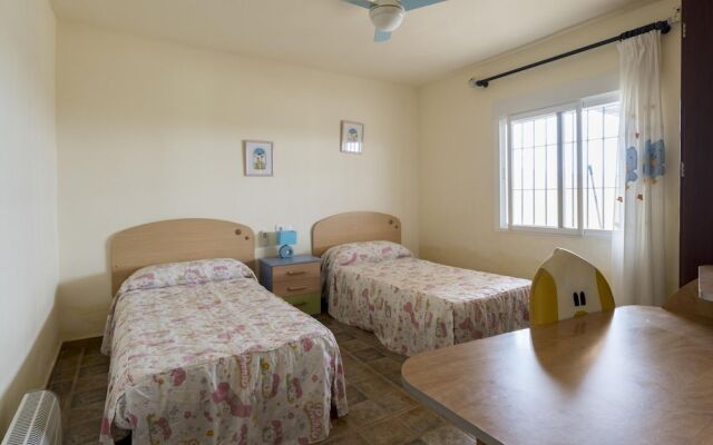 Modern Holiday Home in Garrobillo With Private Swimming Pool