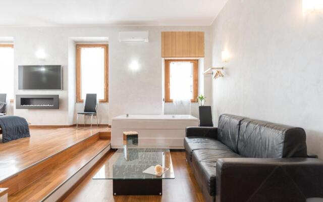 PLAZA SUITE Collection