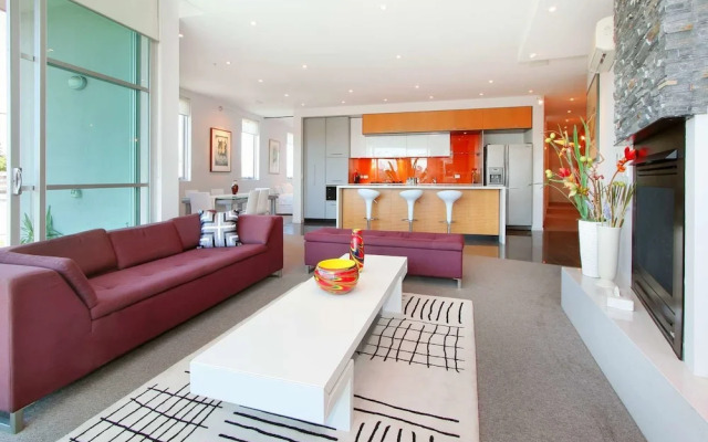 Penthouse St Kilda Style