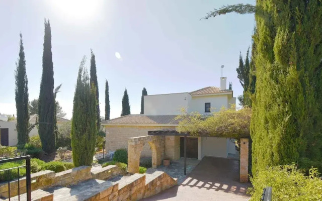 3 bedroom Villa Tala 67 with private pool and golf course views, Great for families, near Aphrodite Hills Resort village