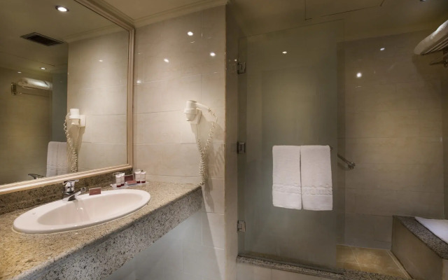 Pyramisa Suites Hotel Cairo