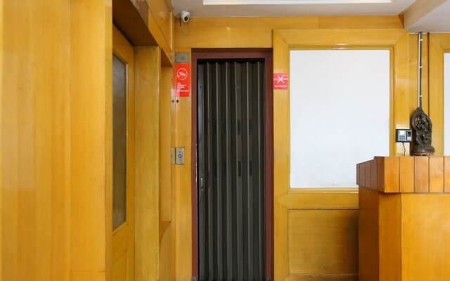 Oyo 15097 Hotel Sathyam