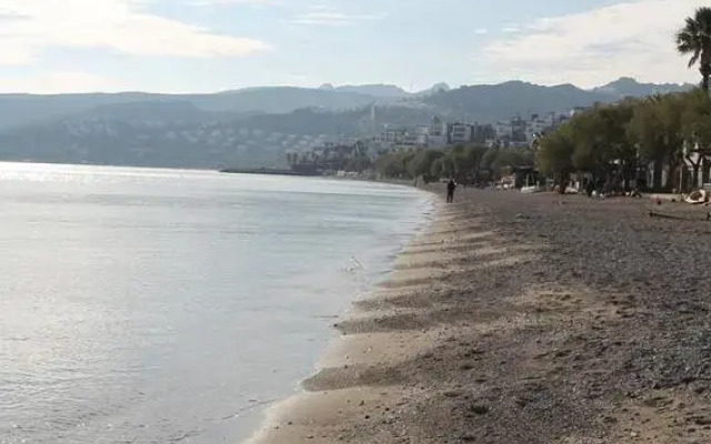 Omer Aybak Beach Hotel