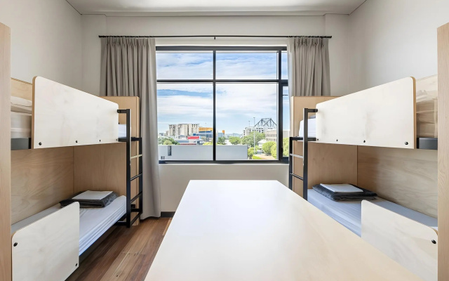 Bunk Backpackers