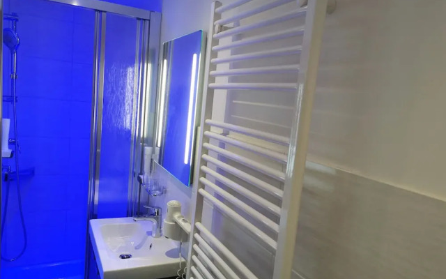 Flo's Design Suite, Rooms & Breakfast