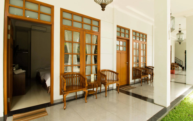 RedDoorz @ Burangrang