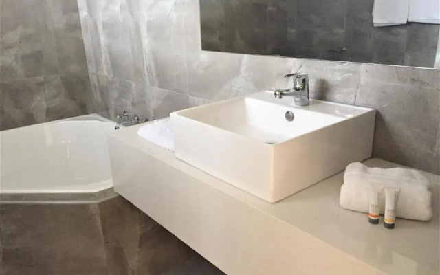 Sherbourne Terrace Hotel