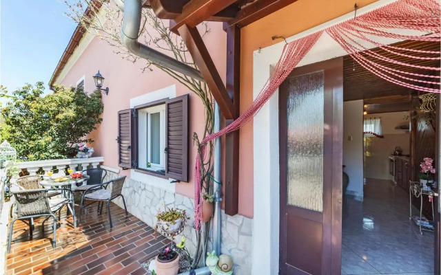 Holiday home Pinezici I