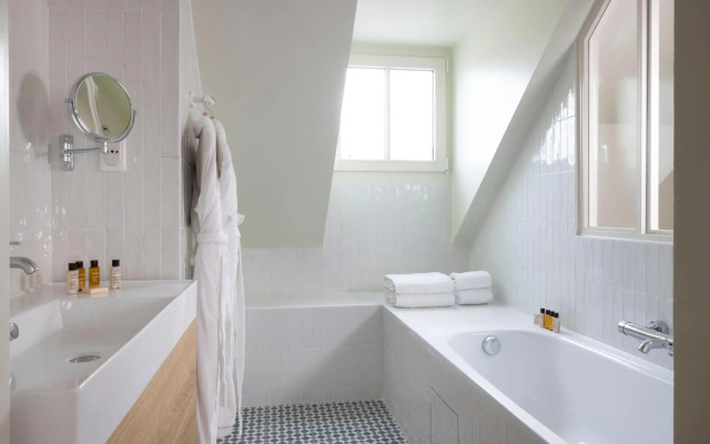 Le Petit Oberkampf Hotel & Spa