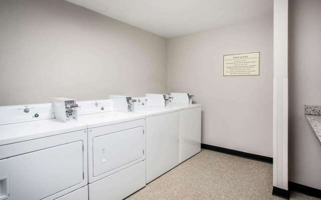 La Quinta Inn & Suites by Wyndham Lynchburg at Liberty Univ.