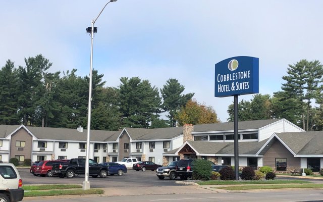 Cobblestone Hotel & Suties - Wisconsin Rapids