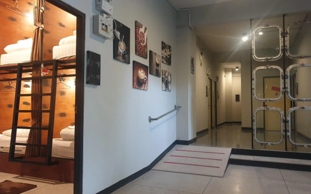 The 8 Factory Hotel Phitsanulok