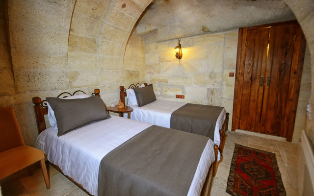 Apex Cave Hotel