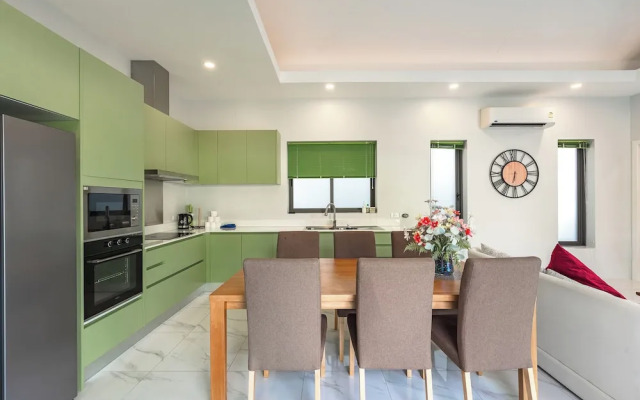 Villas 6BR 2 Pools For Group Vibe V193