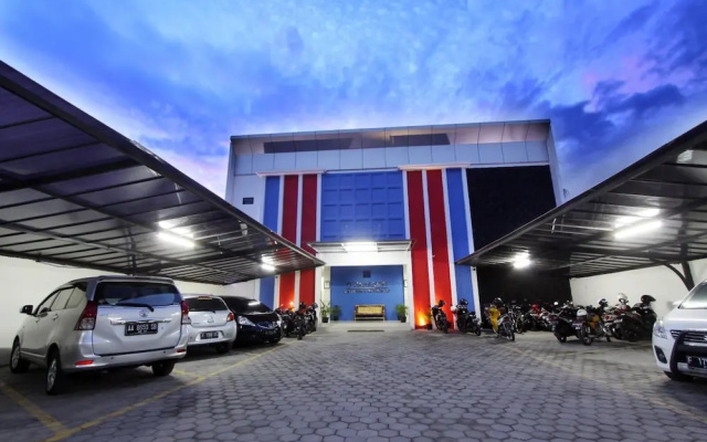 D'Paragon Flamboyan