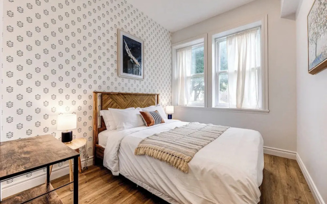 Bohemian Vieux Quebec Two Bedroom