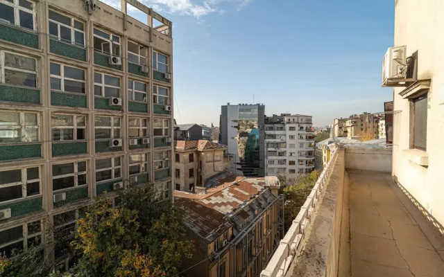 Spacious 3BR Atrium Penthouse Balcony Cismigiu