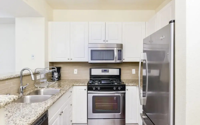 Pelicanstay in Downtown San Diego