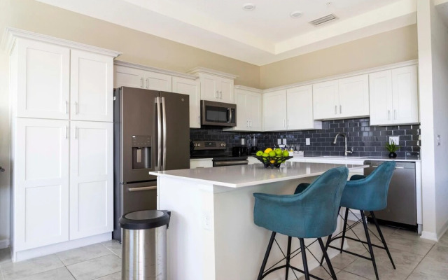 3180 PC - 402 - Storey Lake