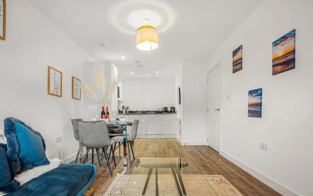 Oceanic Bliss- 2 Bed 2 Bath, Free Park, Netflix