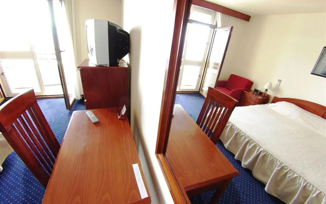 Hotel Miramare Njivice